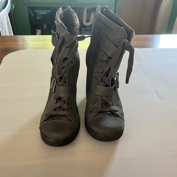 Simply Vera Wang Ankle Wedges - Picture 2 of 2